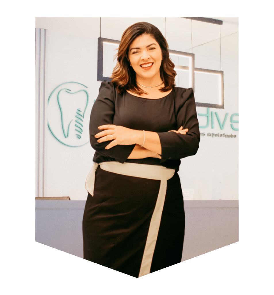 Dra. Fernanda D`eça - Revita Odontologia Avançada